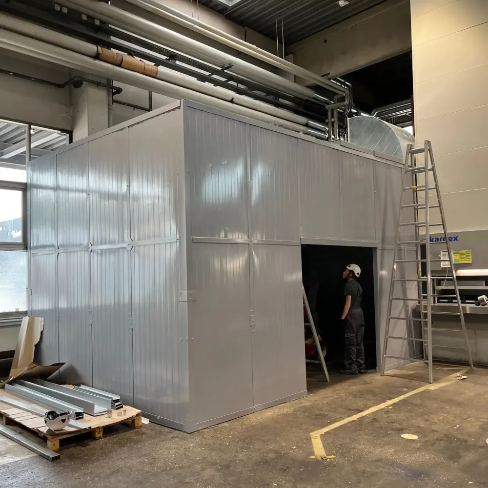 Soundproof enclosure in a railway tracks plant